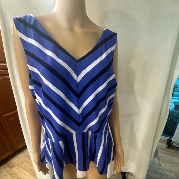 Worthington dressy tank v neck front and back, zip back, peplum back size XL - Picture 1 of 6
